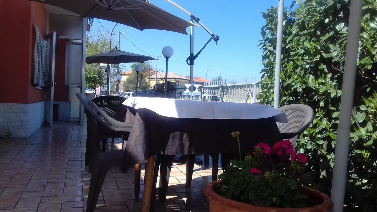 La Campagnola Trattoria Con Alloggio 미사노아드리아티코 외부 사진